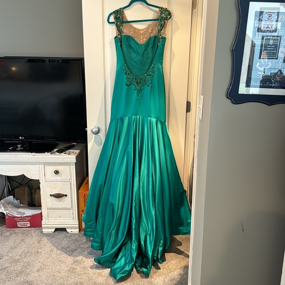 Prom or Pageant Dress - Picture 3 of 6
